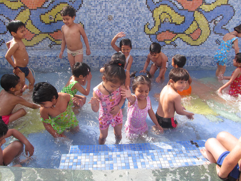  Swimming Pool Party