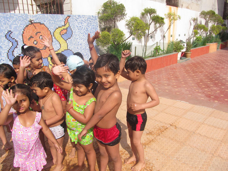  Swimming Pool Party