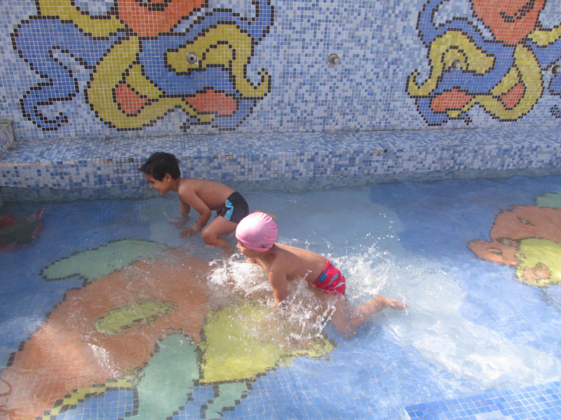  Swimming Pool Party