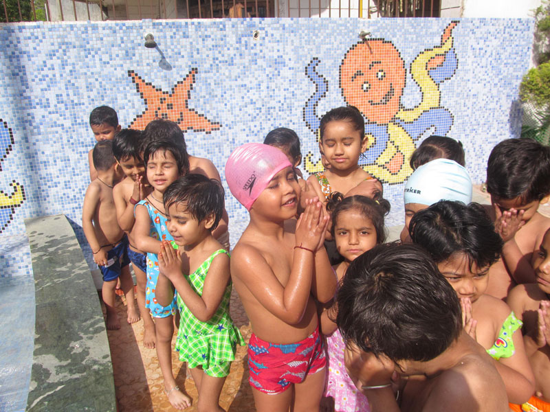  Swimming Pool Party