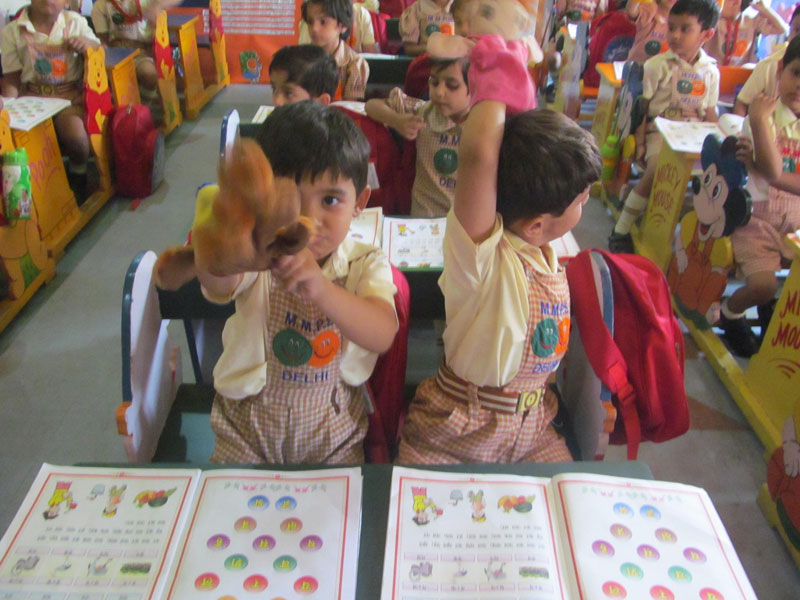 Reading Activity Of LKG-UKG On 30-04-2014