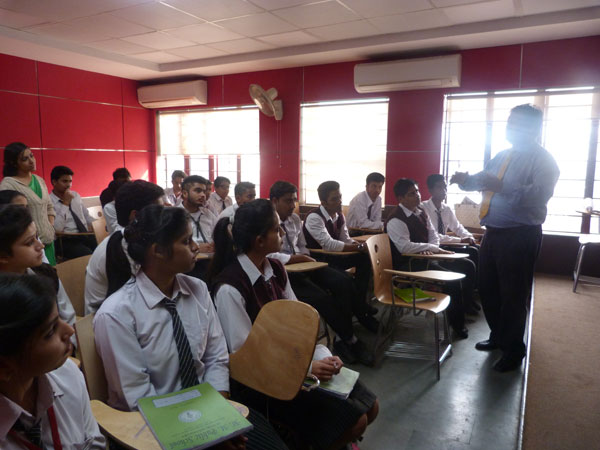 TEACHER VISIT FROM SEABROOK COLLEGE