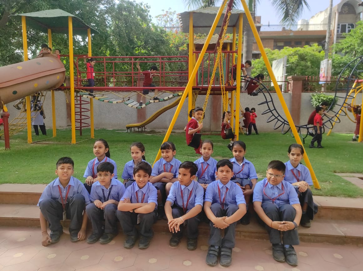 School Tour: Peep into the Infrastructure