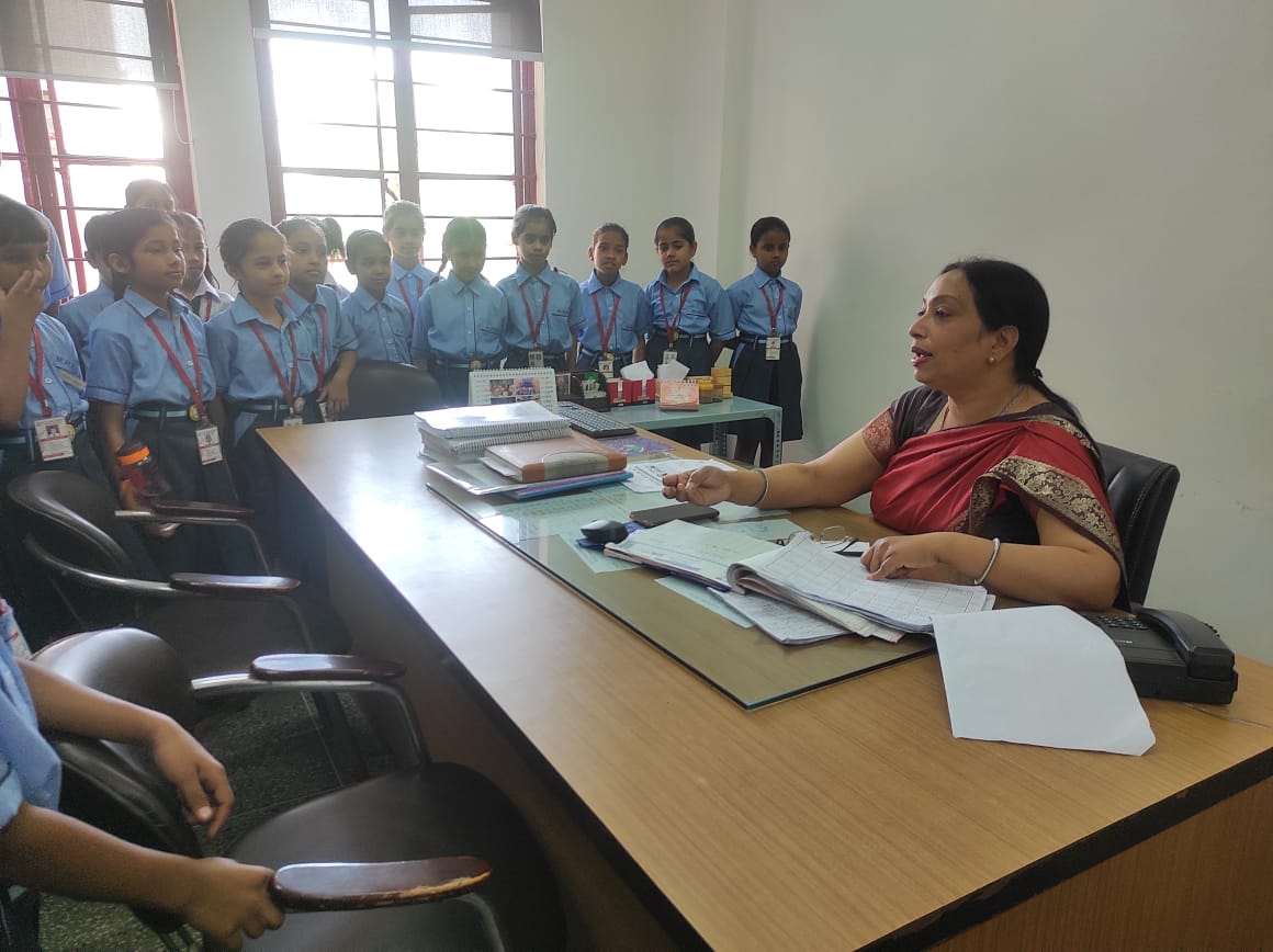 School Tour: Peep into the Infrastructure