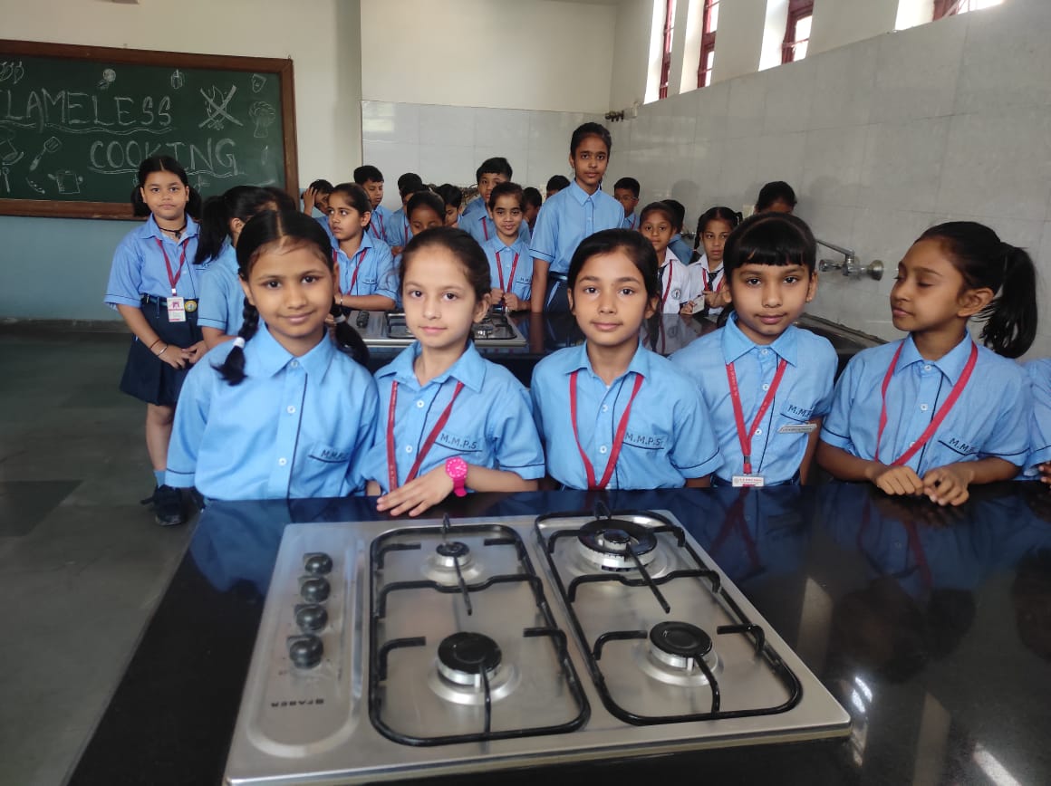 School Tour: Peep into the Infrastructure