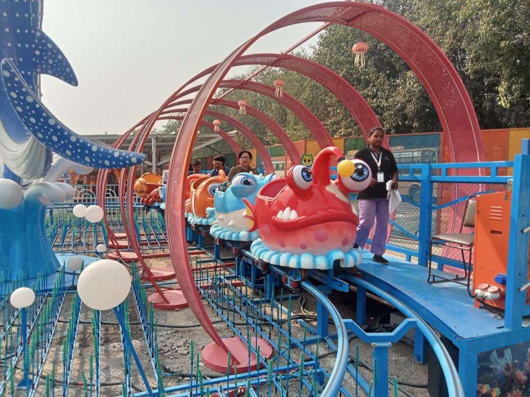PICNIC AT FUN N FOOD VILLAGE
