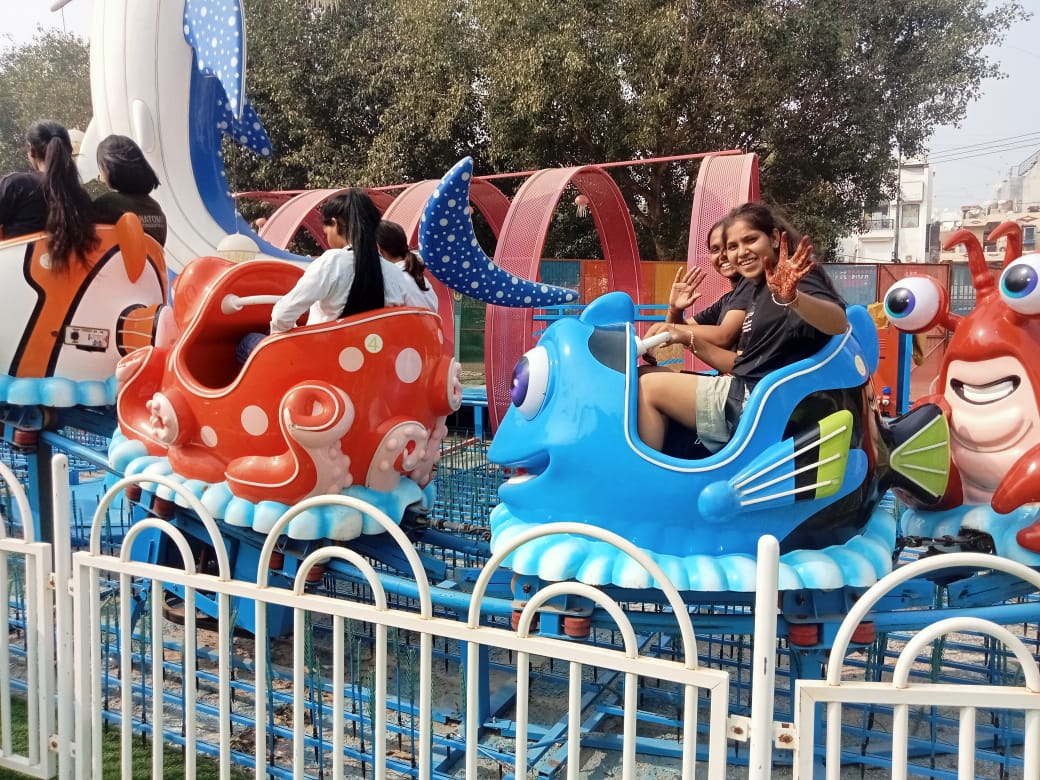PICNIC AT FUN N FOOD VILLAGE