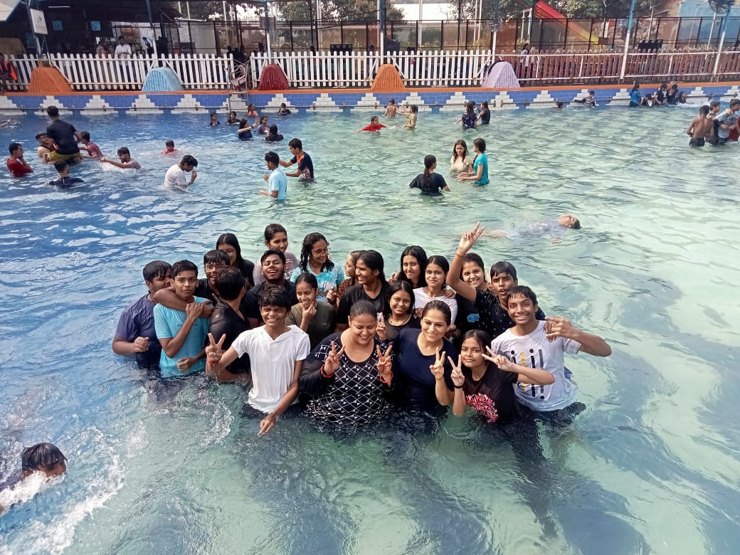 PICNIC AT FUN N FOOD VILLAGE