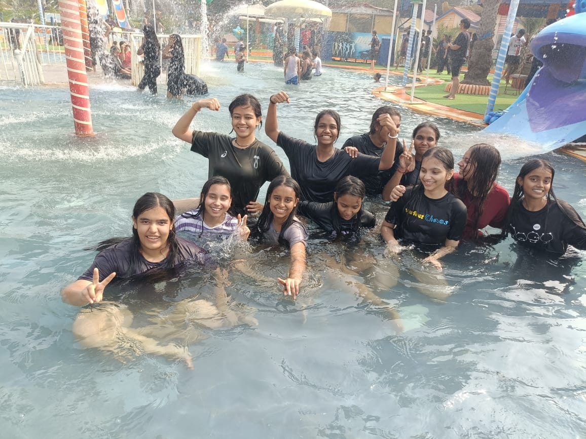PICNIC AT FUN N FOOD VILLAGE