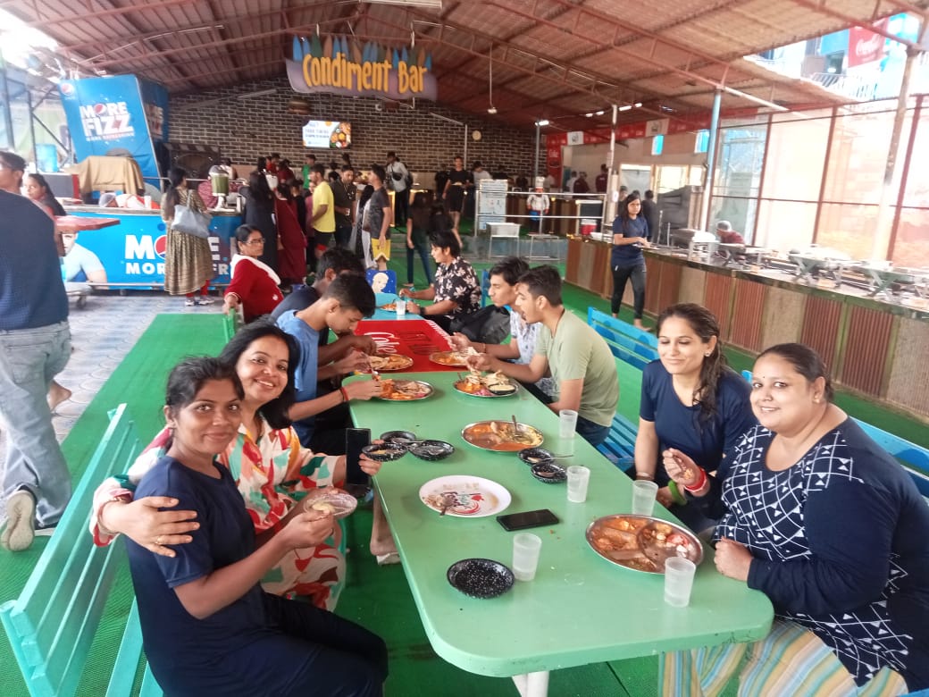 PICNIC AT FUN N FOOD VILLAGE
