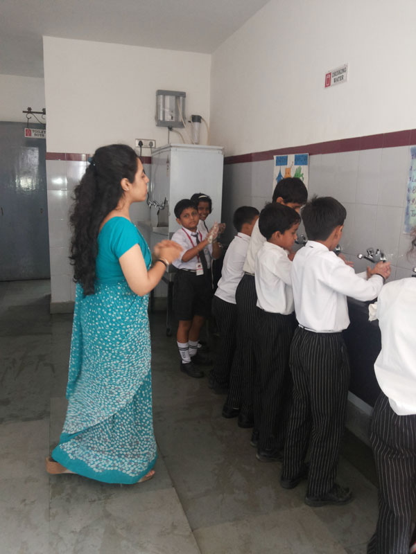 HAND WASH ACTIVITY BY HEALTH & HYGIENE CLUB ON 15-10-2014