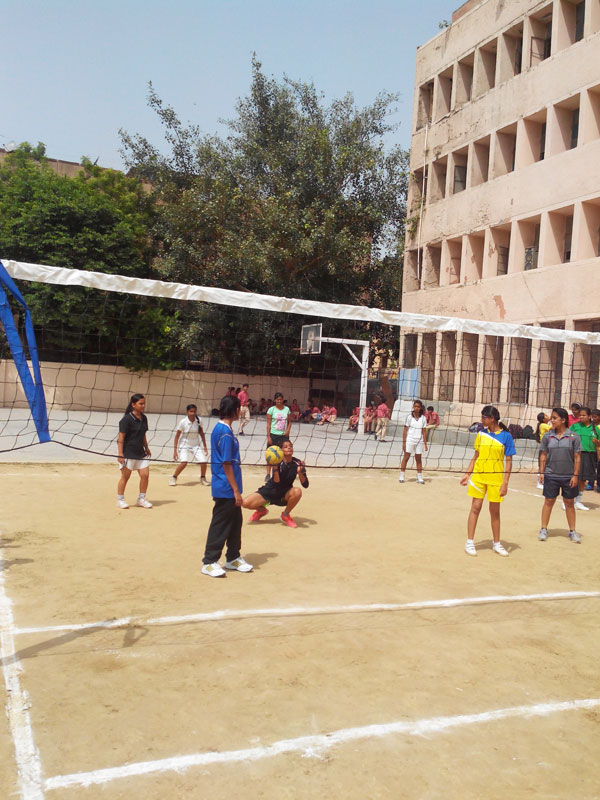 THROWBALL COMPETITION (GIRLS)