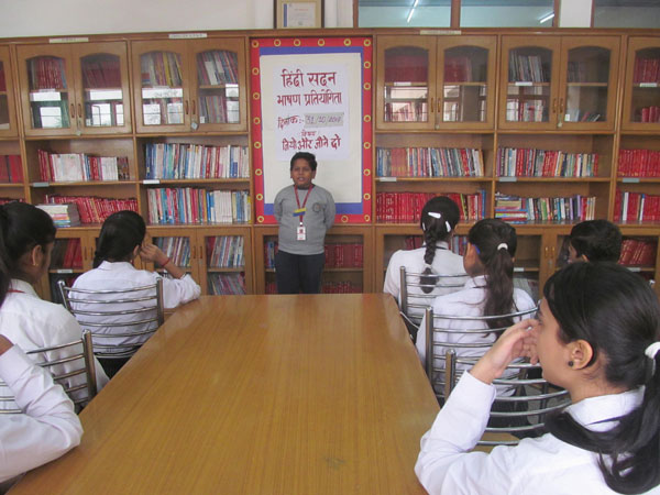 Bhashan Pratiyogita on Jiyo aur Jine do by Hindi Club