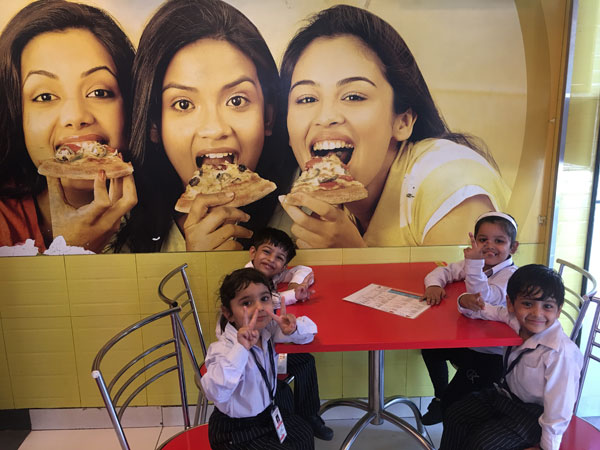 VISIT TO DOMINOS BY MONT STUDENTS
