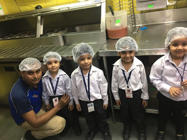 VISIT TO DOMINOS BY MONT STUDENTS
