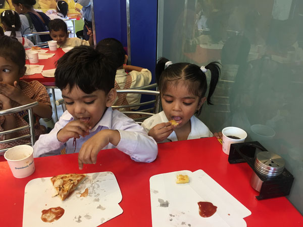 VISIT TO DOMINOS BY MONT STUDENTS