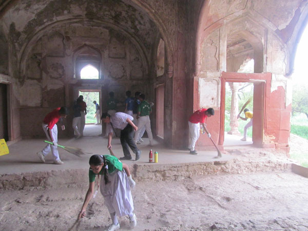 Cleanliness Drive at Sheesh Mahal by SAC Club