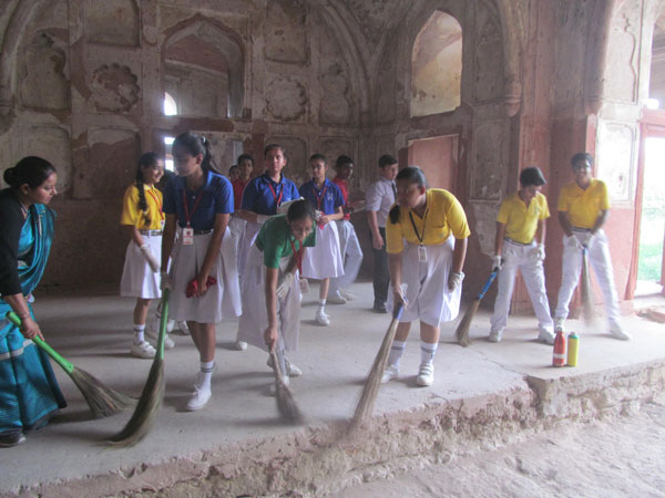 Cleanliness Drive at Sheesh Mahal by SAC Club