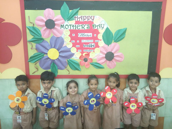 Celebration of Mothers Day by Mont students