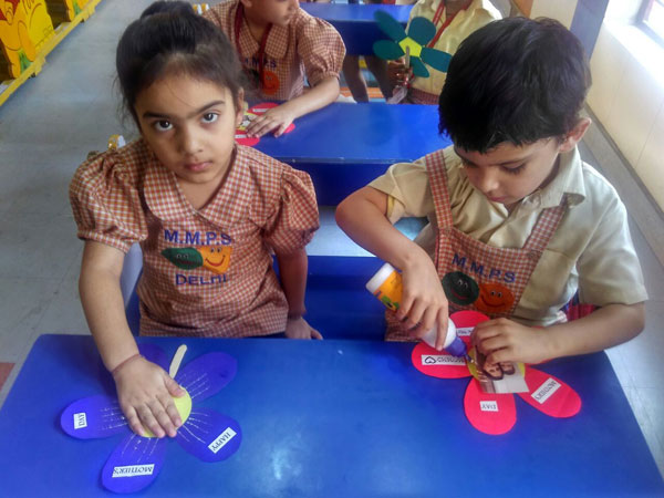 Celebration of Mothers Day by Mont students