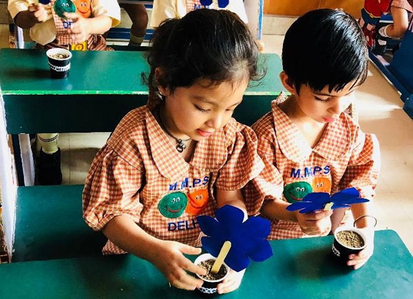 Celebration of Mothers Day by Mont students
