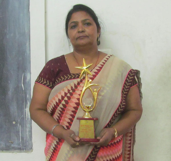 Felicitation of Teacher on Hindi Vikas Manch