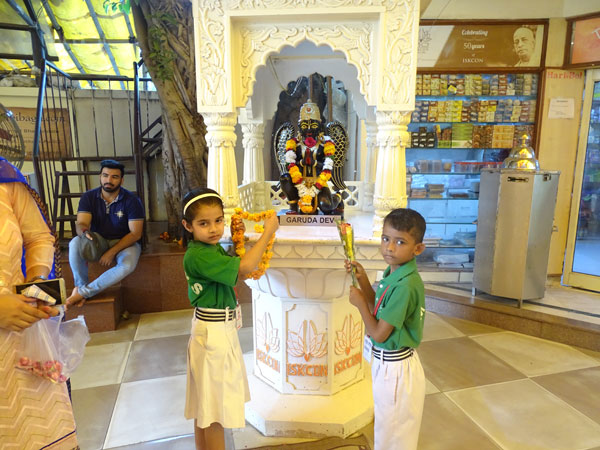 Visit to Iskcon Temple by Mont Students