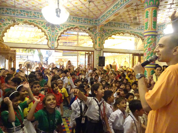 Visit to Iskcon Temple by Mont Students