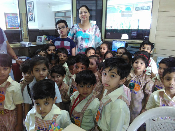School Tour by Tiny Tots