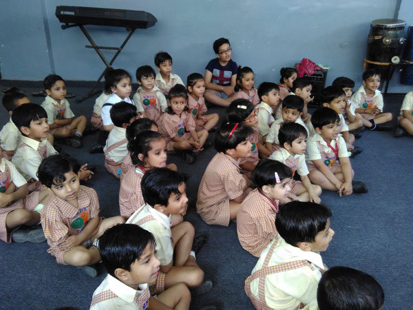 School Tour by Tiny Tots