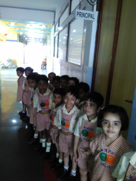 School Tour by Tiny Tots