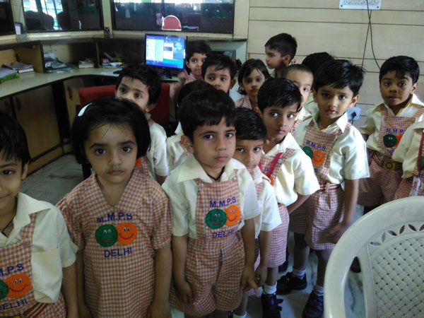 School Tour by Tiny Tots