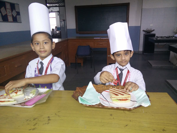 FLAME LESS COOKING (VEGETABLE SAND WICH)