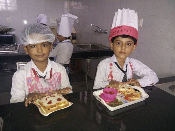 FLAME LESS COOKING (VEGETABLE SAND WICH)