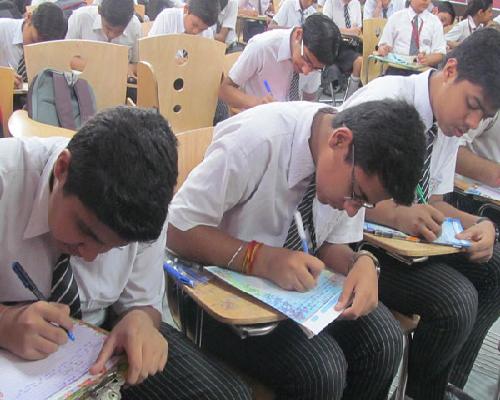 Lekhan Pratiyogita by Hindi Club