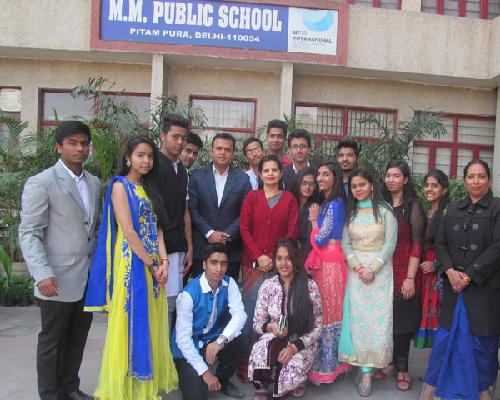 CLASS XII FAREWELL IN SCHOOL