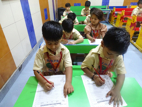 English Calligraphy Activity 