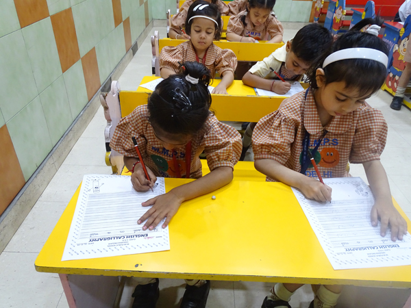 English Calligraphy Activity 