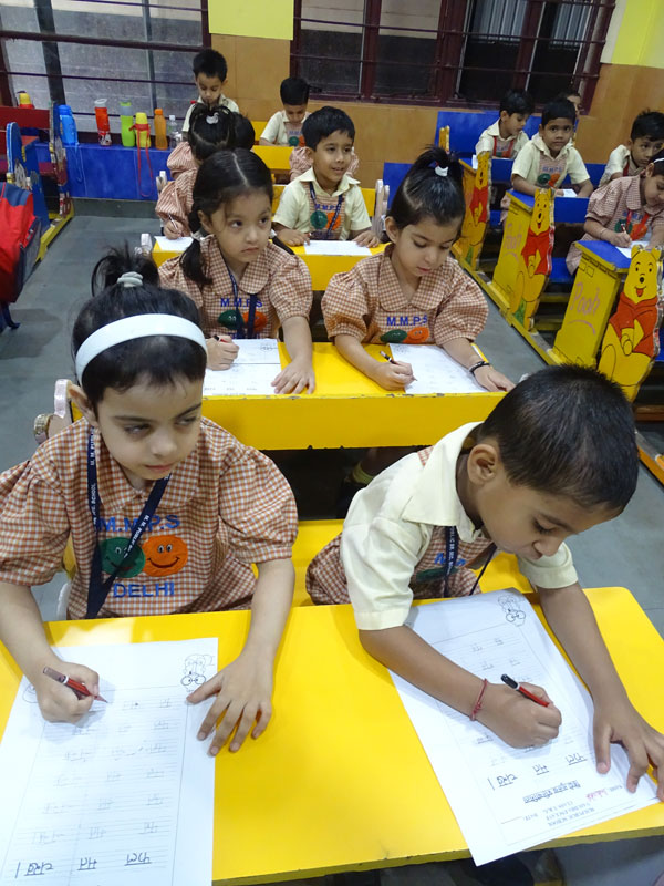 Hindi Calligraphy activity by pre-primary