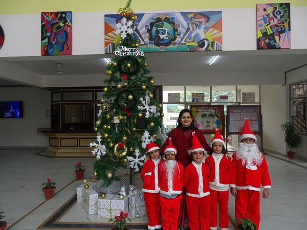 Christmas Celebration by pre-primary students