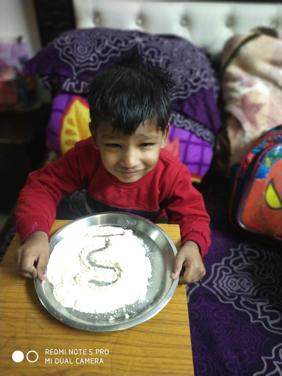 कला एकीकरण द्वारा वर्ण लेखन