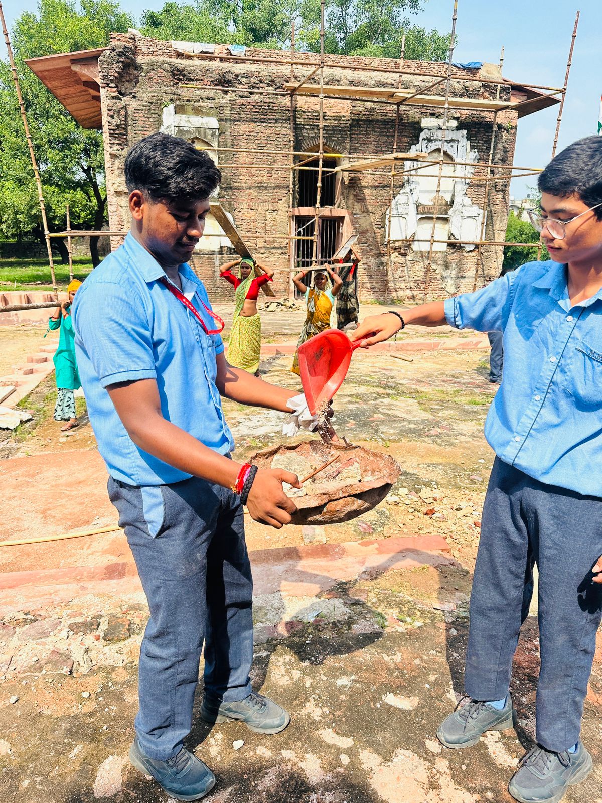 Cleanliness Drive at Sheesh Mahal by SAC club