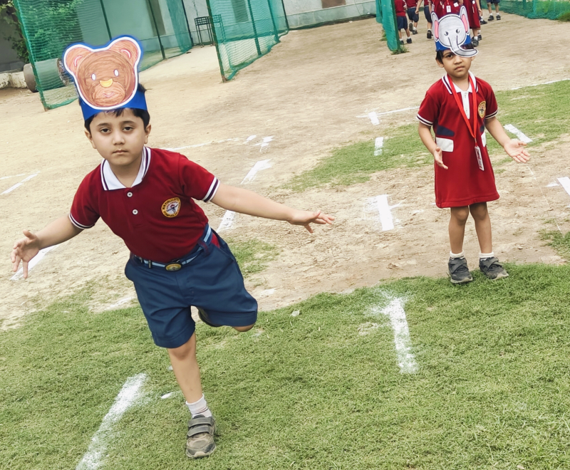 Relay Race - Wild Animals
