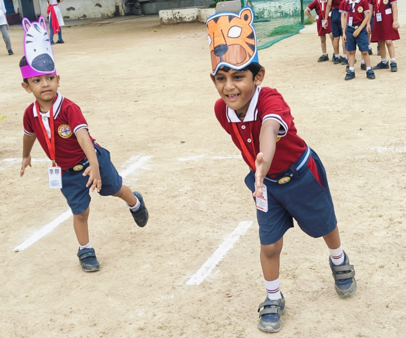 Relay Race - Wild Animals