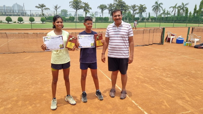 Stellar Triumphs on the Tennis Court!