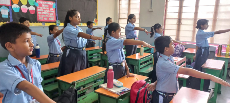 Cleanliness Pledge Taken At M. M. Public School Under “दिल्ली को कूड़े से आज़ादी – स्वच्छता अभियान”