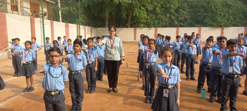 Cleanliness Pledge Taken At M. M. Public School Under “दिल्ली को कूड़े से आज़ादी – स्वच्छता अभियान”