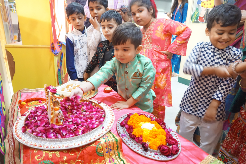 Deepawali Utsav by pre-primary