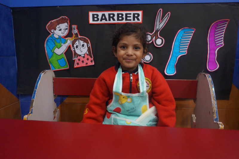 Learning to Serve: Role Play on Community Helpers