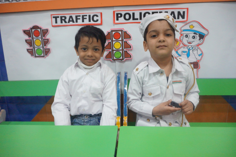 Learning to Serve: Role Play on Community Helpers
